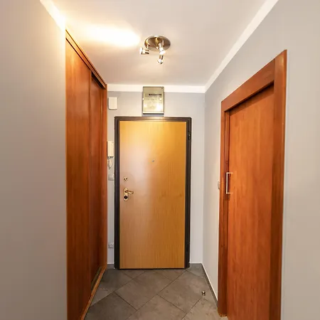 Victus Stylish Apartment With Underground Parking By Noclegi Renters דירה *